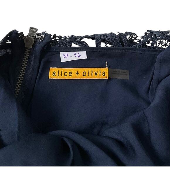 Alice + Olivia Blue Embroidered Open Back Sheath Dress Women Size 0 | 58-36 - Picture 4 of 7